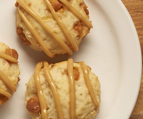 Photo of - Biscuits au beurre d’arachides et aux bananes