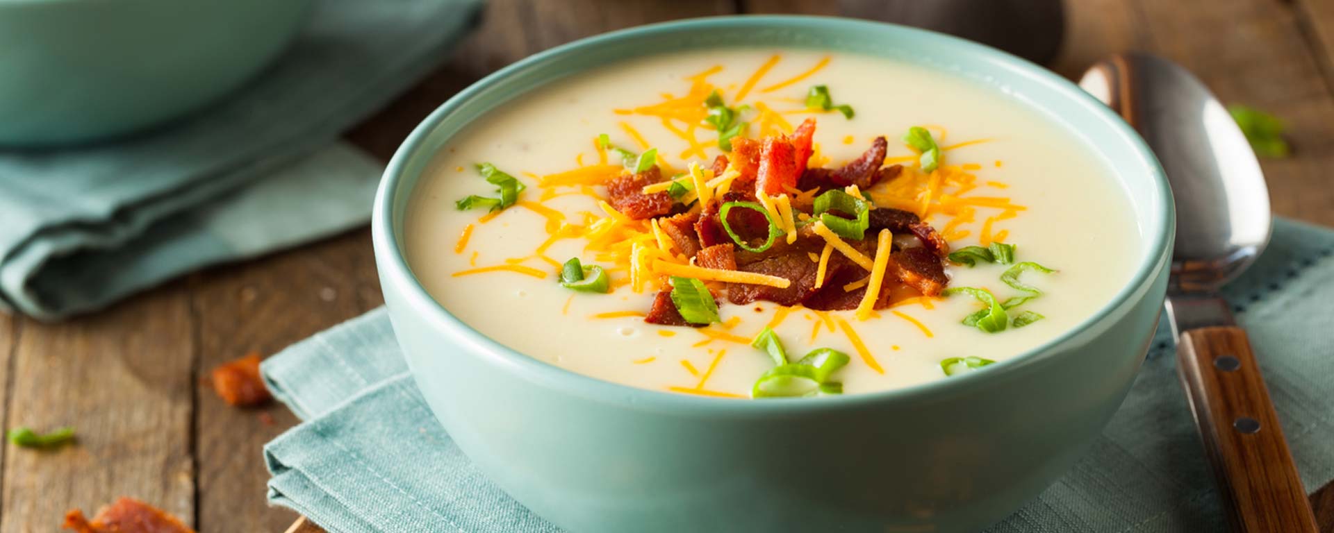 Photo for - Soupe aux pommes de terre, aux choux-fleurs et au fromage cheddar