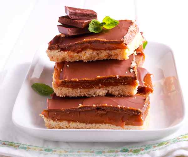 Photo of - Barres sablées au dulce de leche et au chocolat