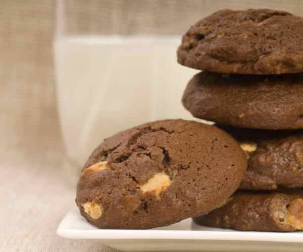 Photo of - Biscuits triple chocolat