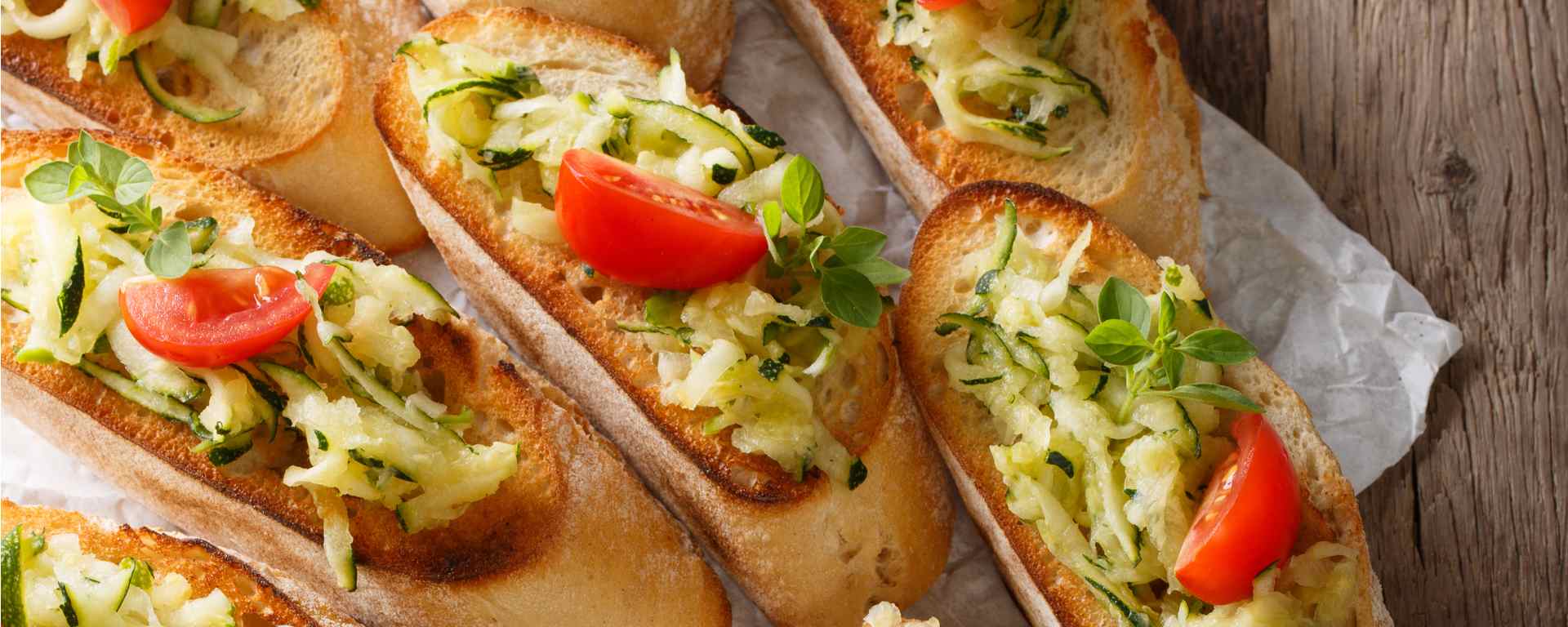 Photo for - Bruschetta aux courgettes et au fromage suisse canadien