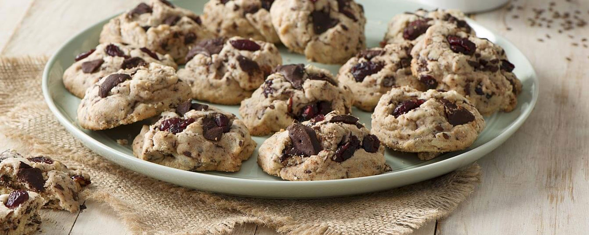 Photo for - Biscuits au beurre d'amandes et aux graines de lin