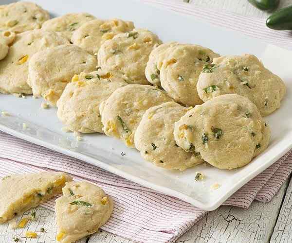 Photo of - Biscuits au maïs et aux jalapeños sans gluten