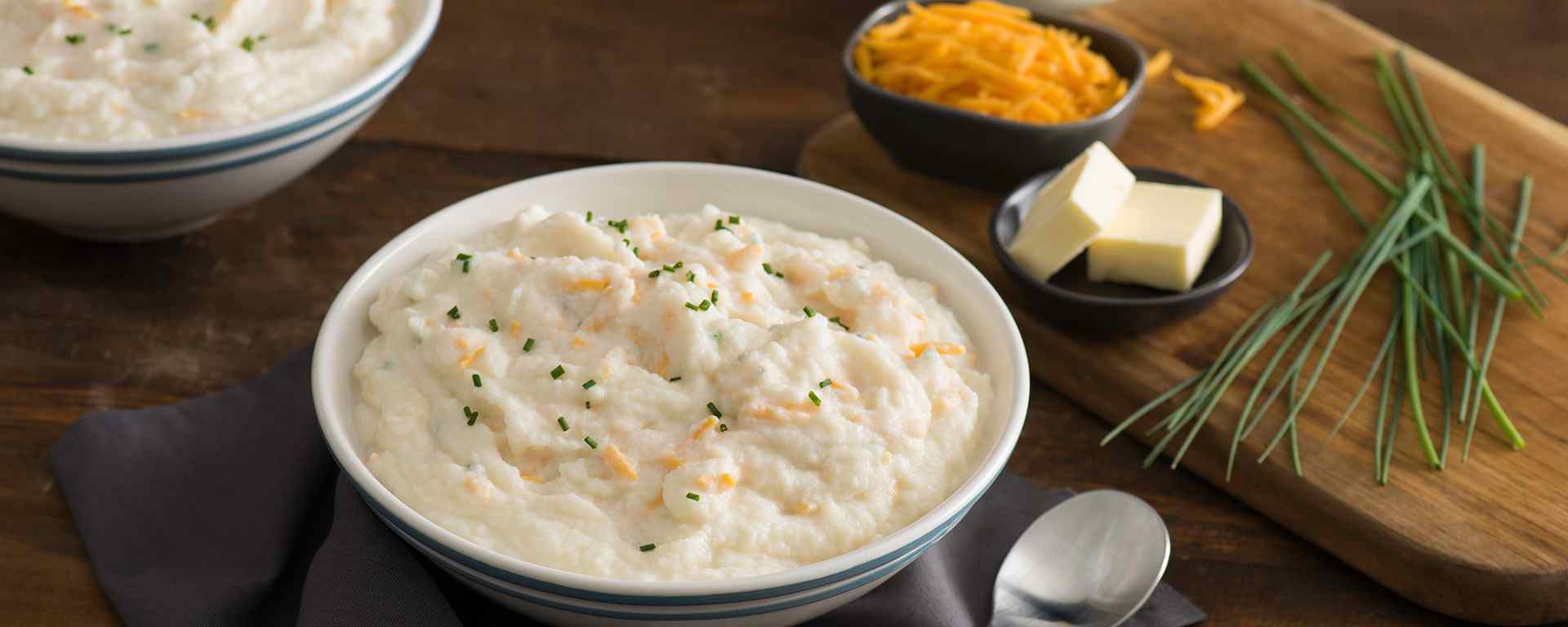 Photo of - Purée de chou-fleur crémeuse avec cheddar et ciboulette