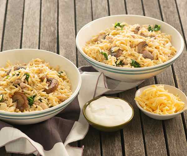 Photo of - Orzo crémeux au poulet, épinards et champignons