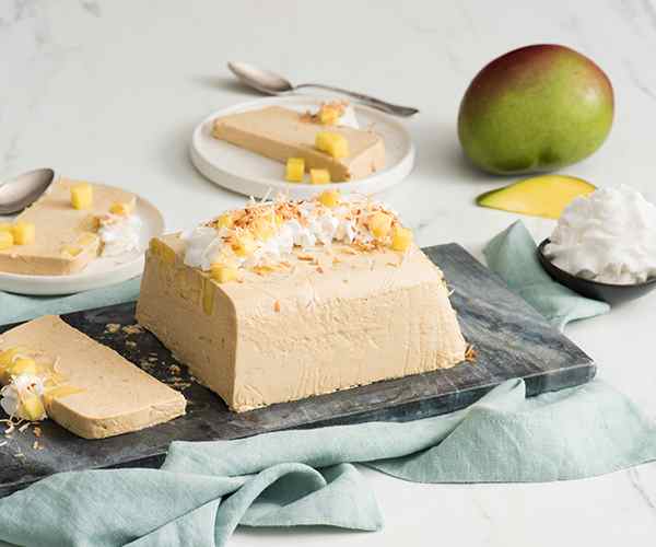 Photo of - Semifreddo à la mangue et noix de coco