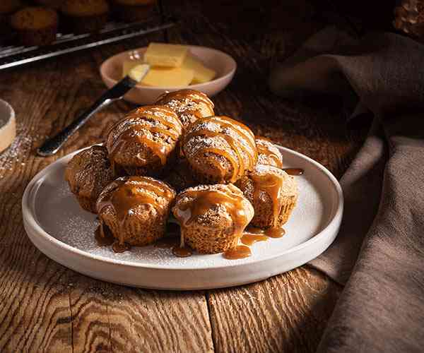 Photo of - Bouchées de pouding au caramel collant